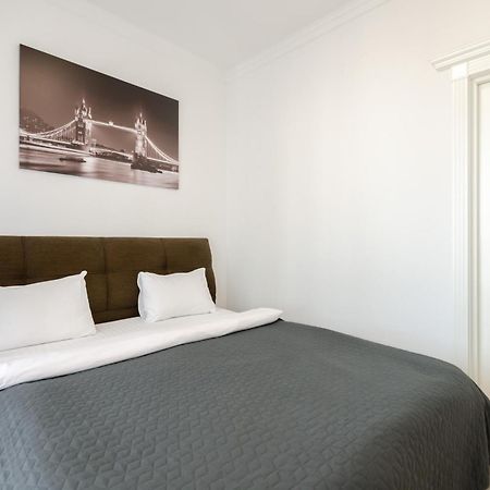 Petrovdom Inn Rc Diplomat Hall -The Smart Hotel Apartment Panoramic City View I Kiev Buitenkant foto