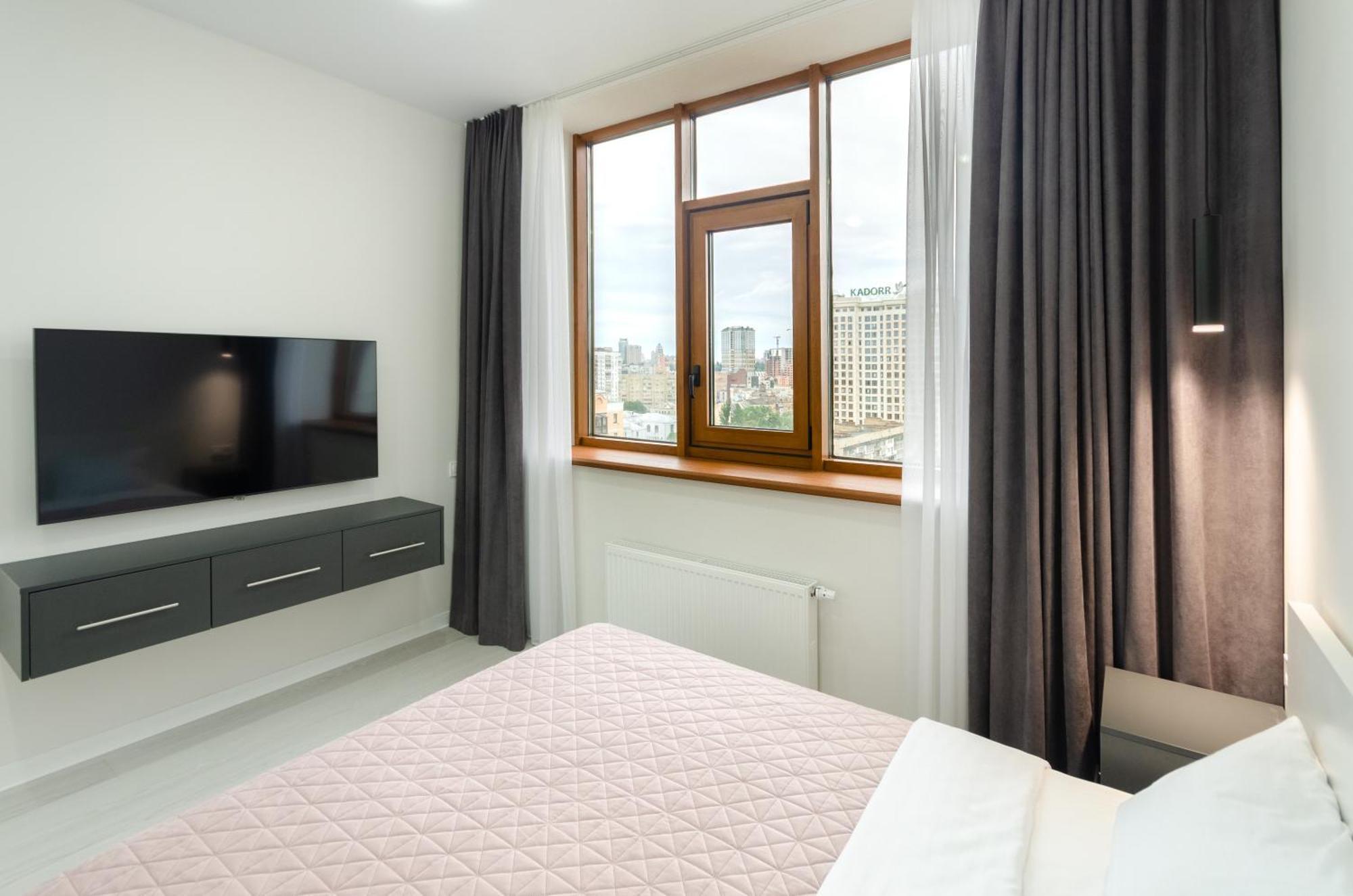 Petrovdom Inn Rc Diplomat Hall -The Smart Hotel Apartment Panoramic City View I Kiev Buitenkant foto