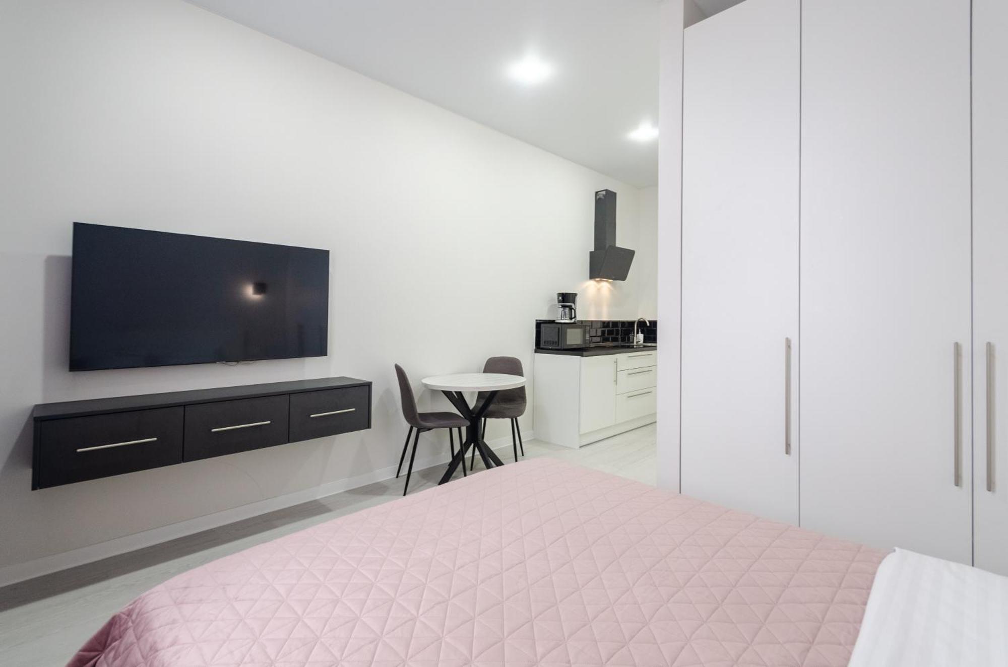 Petrovdom Inn Rc Diplomat Hall -The Smart Hotel Apartment Panoramic City View I Kiev Buitenkant foto