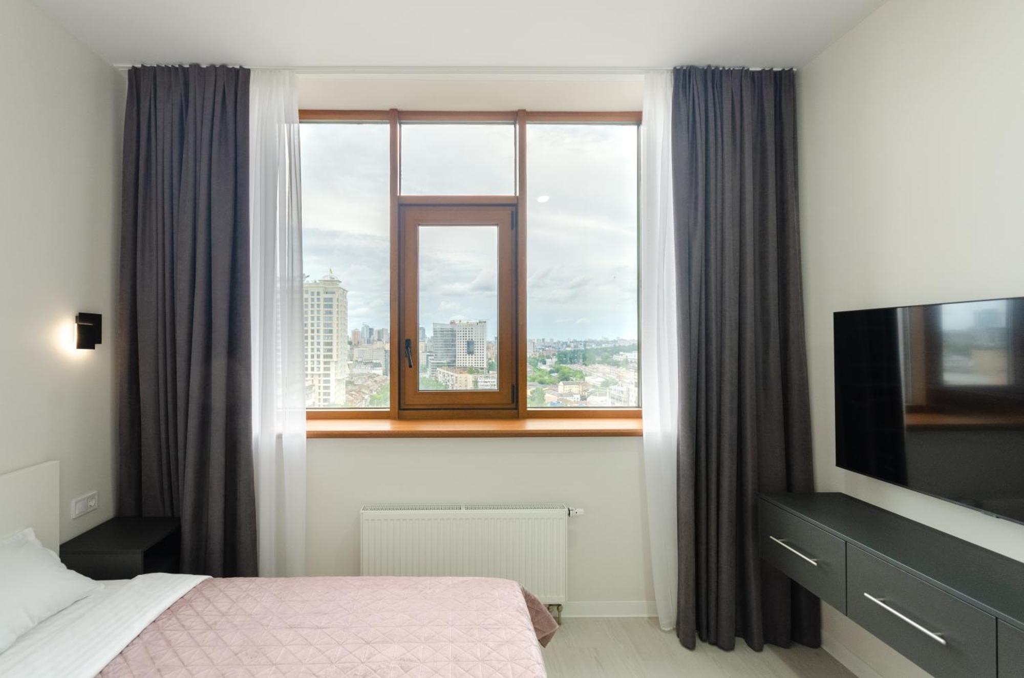 Petrovdom Inn Rc Diplomat Hall -The Smart Hotel Apartment Panoramic City View I Kiev Buitenkant foto