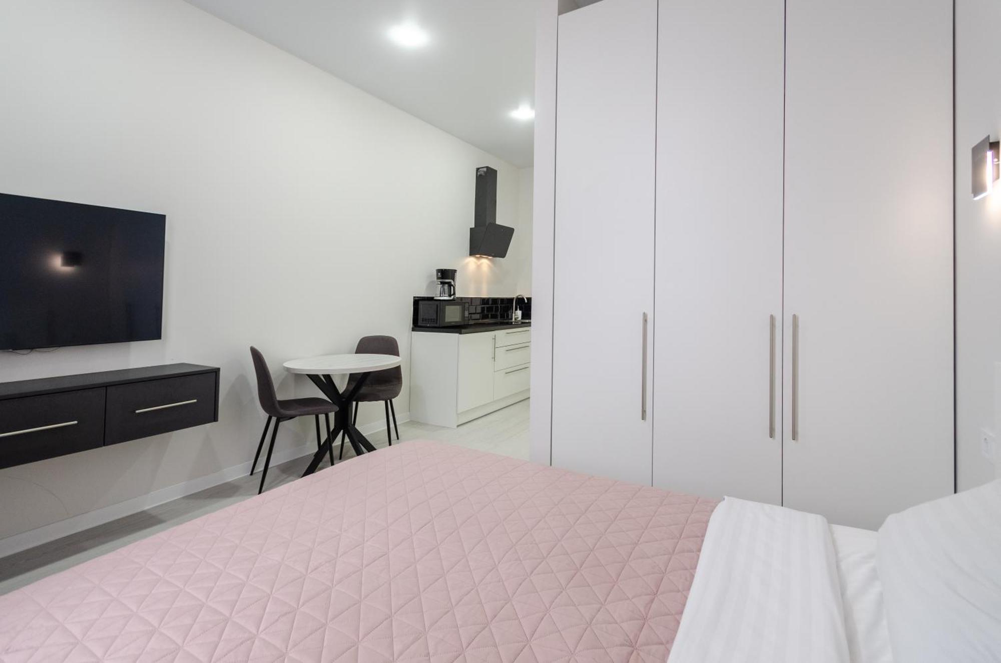 Petrovdom Inn Rc Diplomat Hall -The Smart Hotel Apartment Panoramic City View I Kiev Buitenkant foto