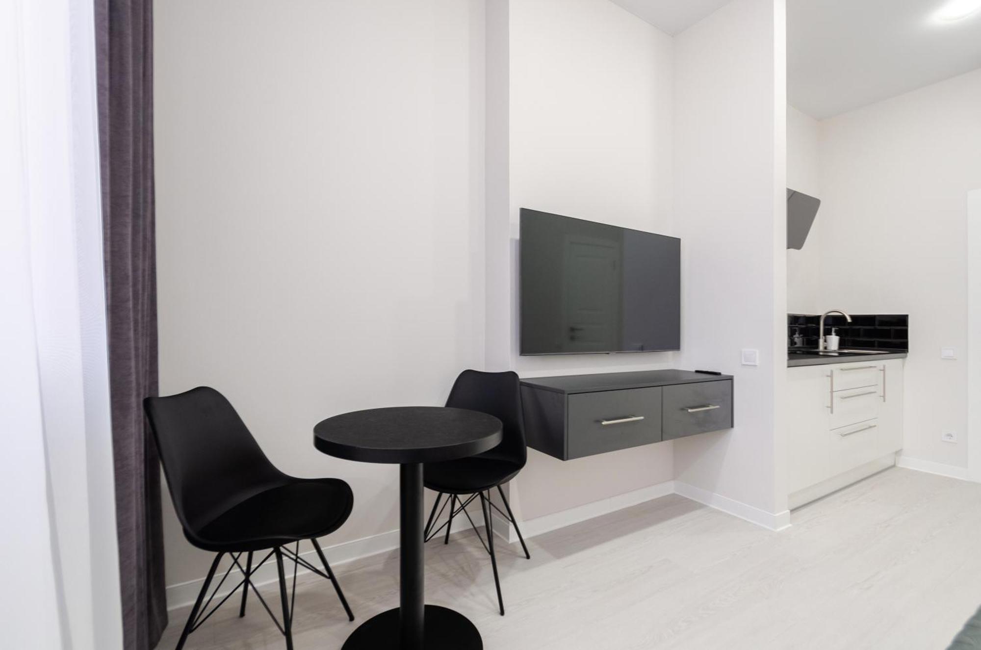 Petrovdom Inn Rc Diplomat Hall -The Smart Hotel Apartment Panoramic City View I Kiev Buitenkant foto
