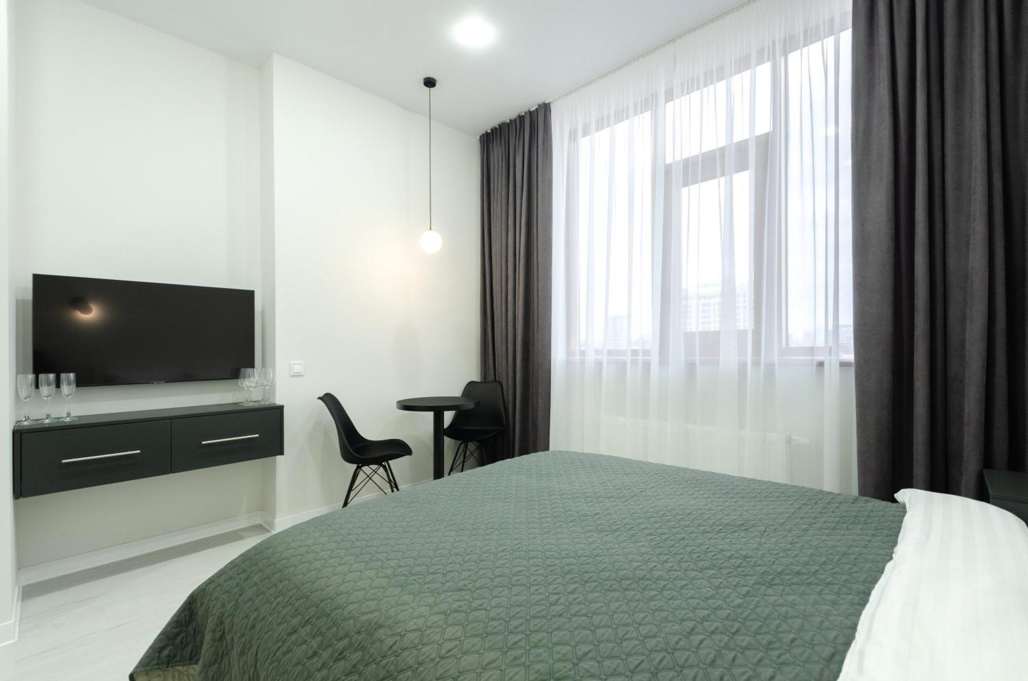 Petrovdom Inn Rc Diplomat Hall -The Smart Hotel Apartment Panoramic City View I Kiev Buitenkant foto
